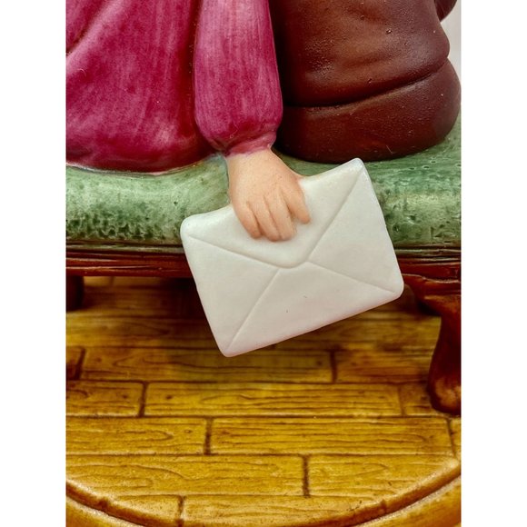 Avon Be My Valentine figurine, by Jessie Wilcox Smith collection, so cute - Picture 12 of 17